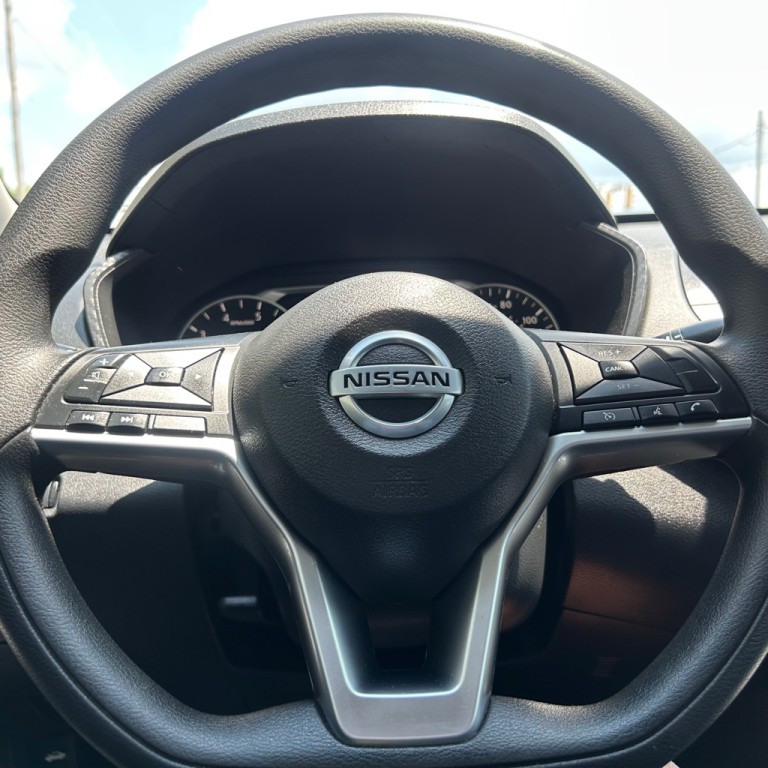 2019 Nissan Altima Image 10