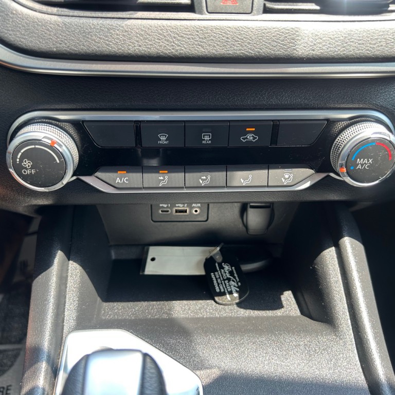 2019 Nissan Altima Image 15