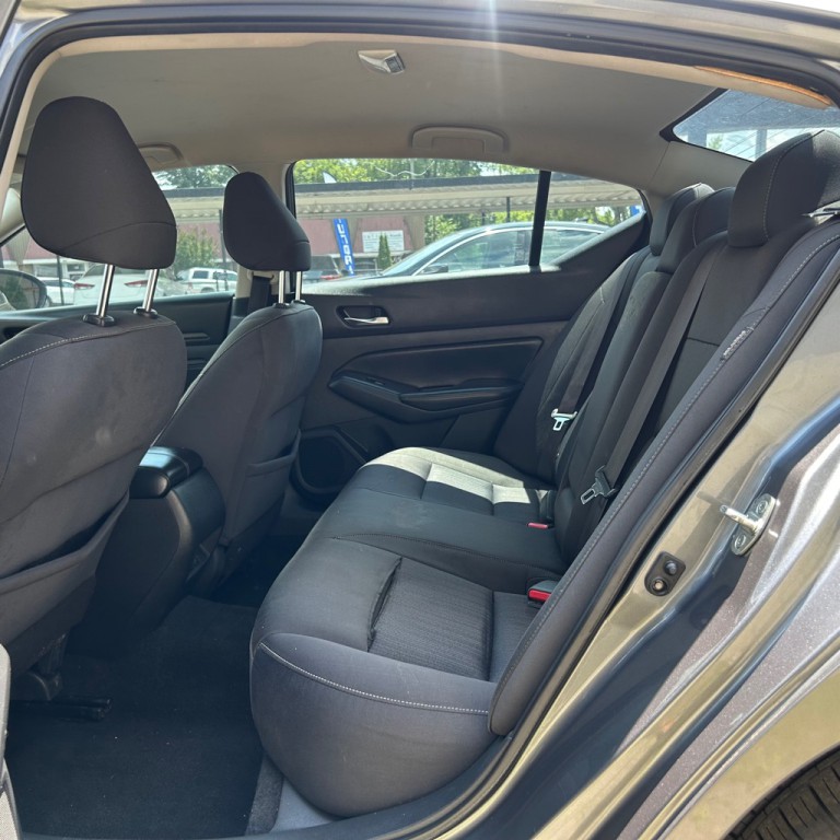 2019 Nissan Altima Image 17