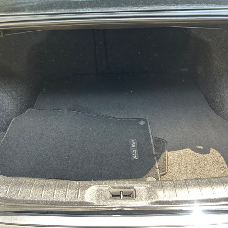 2019 Nissan Altima Image 19