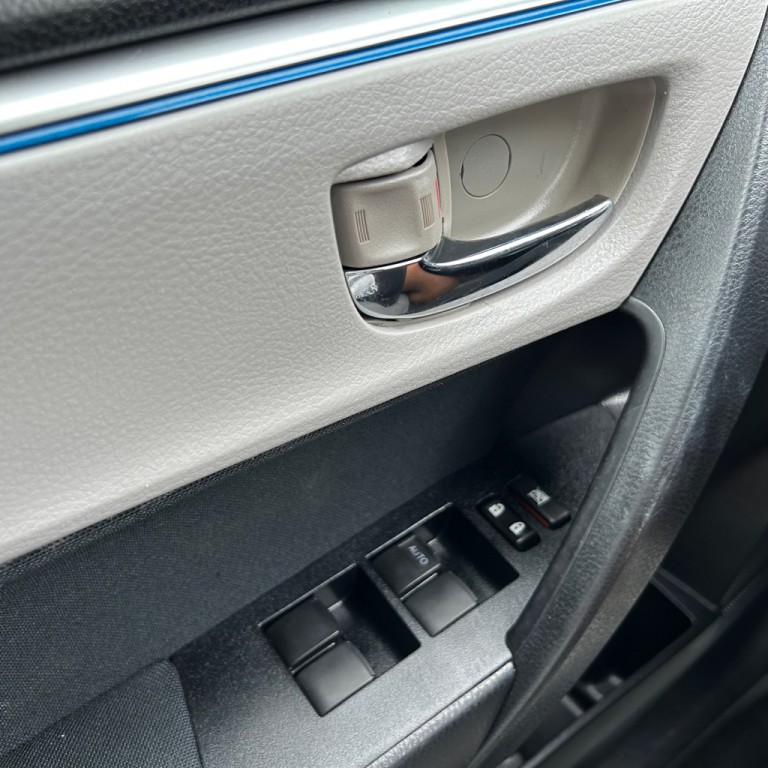 2016 Toyota Corolla Image 6