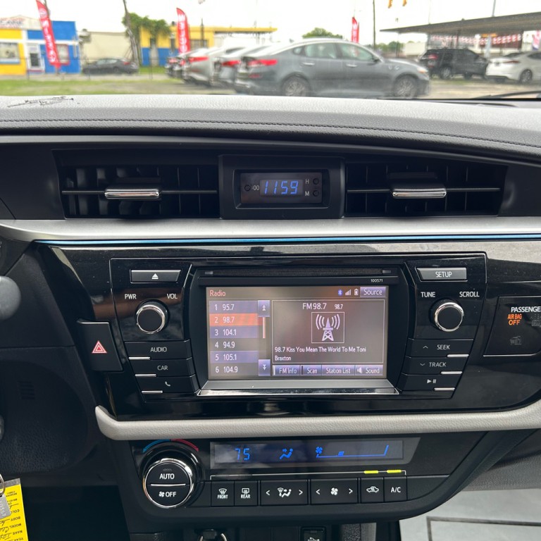 2016 Toyota Corolla Image 9