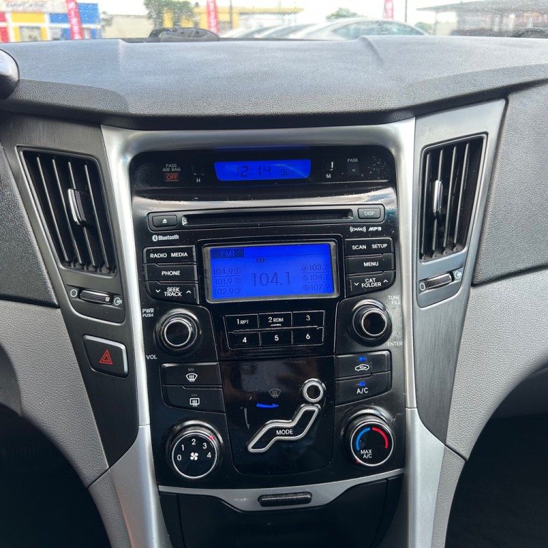 2013 Hyundai Sonata Image 9