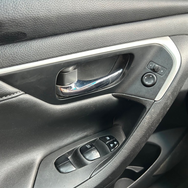 2018 Nissan Altima Image 8