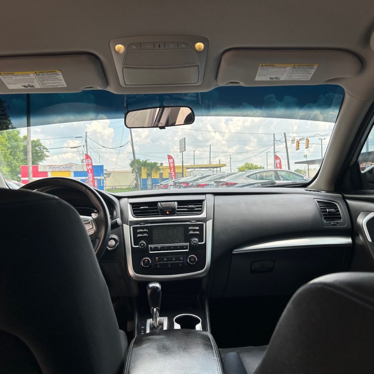 2017 Nissan Altima Image 6