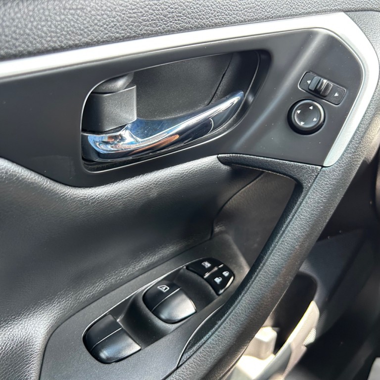 2017 Nissan Altima Image 7