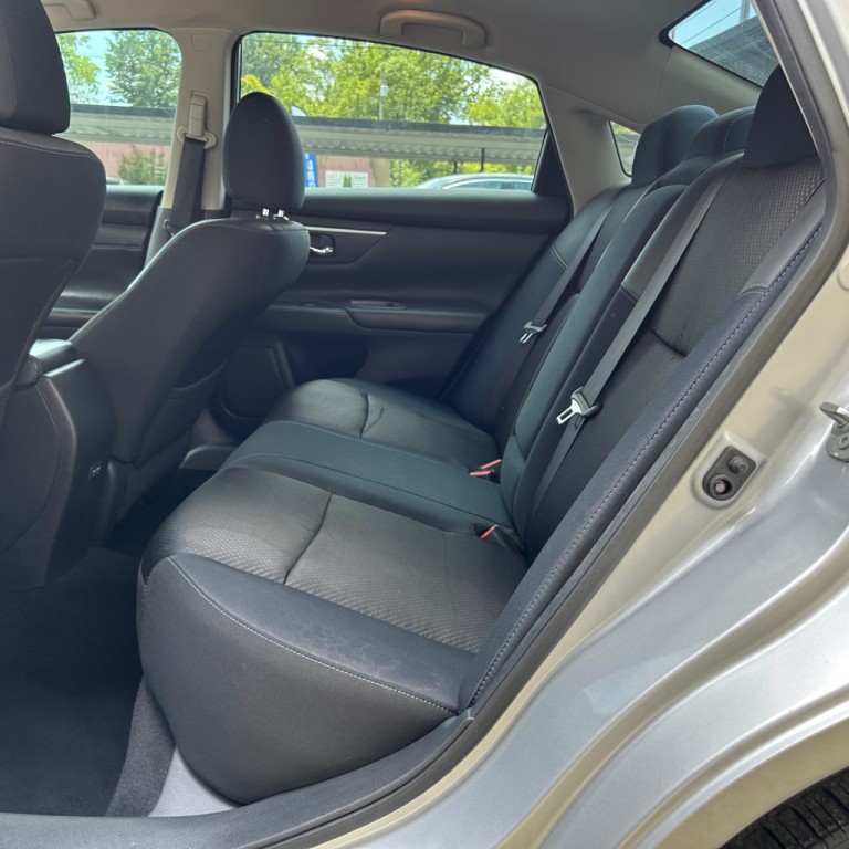 2017 Nissan Altima Image 15