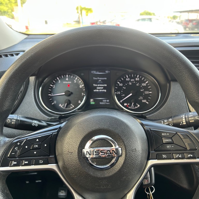 2017 Nissan Rogue Image 8