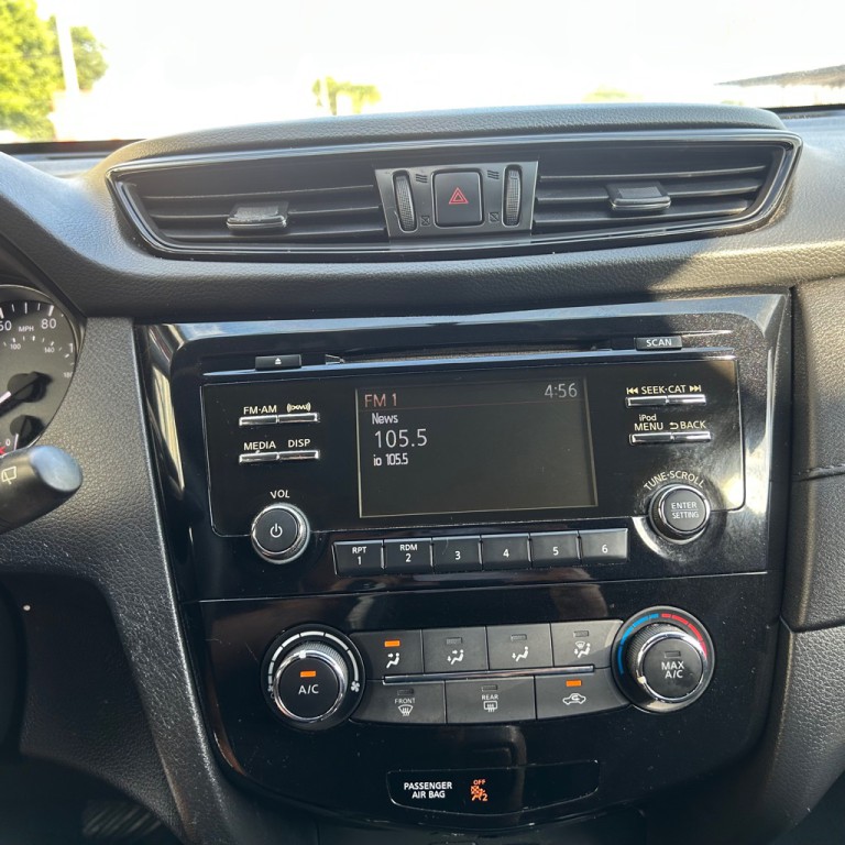 2017 Nissan Rogue Image 9