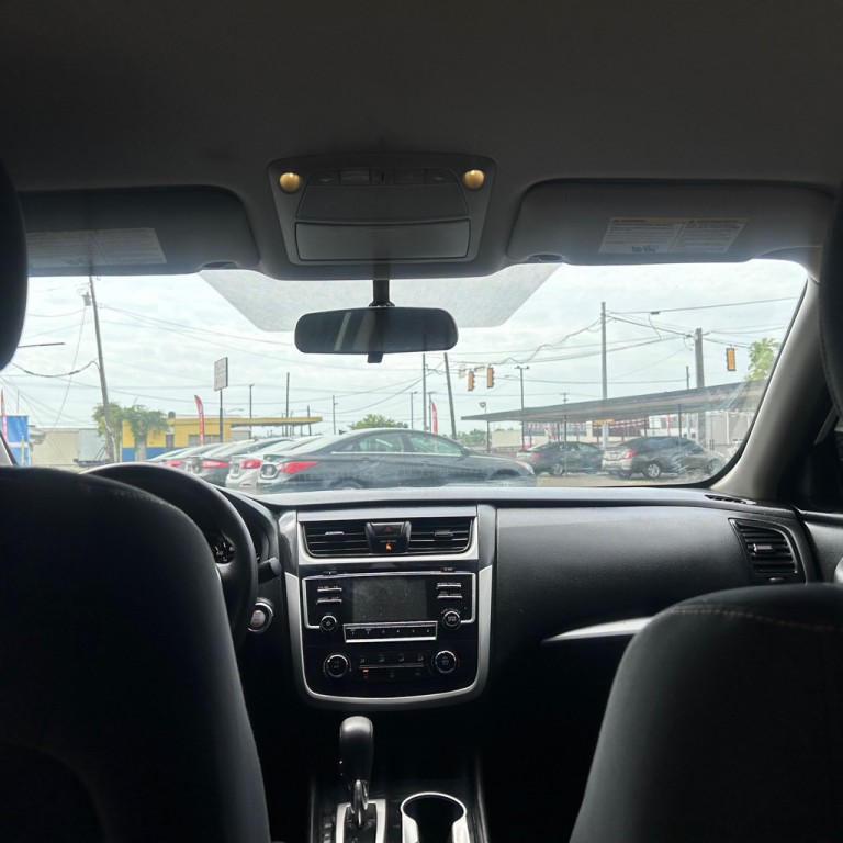 2018 Nissan Altima Image 4