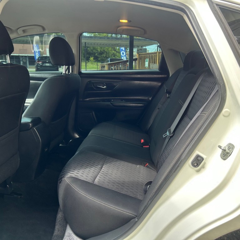 2018 Nissan Altima Image 11