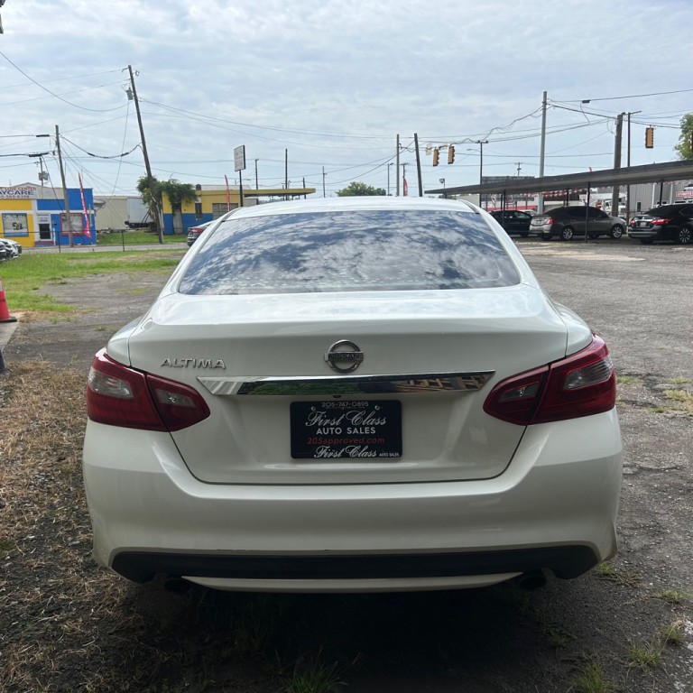 2018 Nissan Altima Image 14