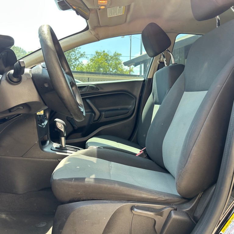 2019 Ford Fiesta Image 2