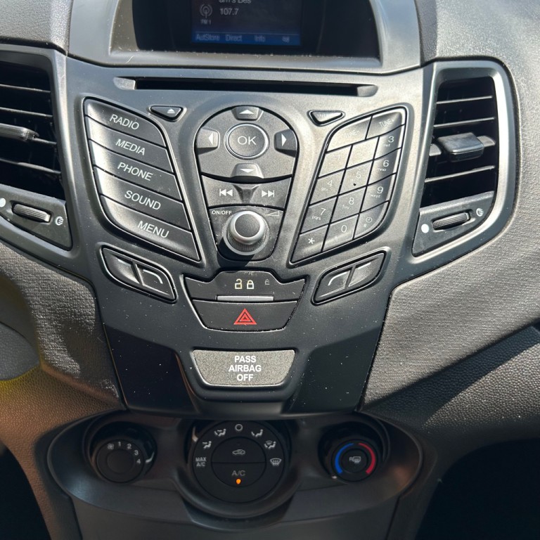 2019 Ford Fiesta Image 8