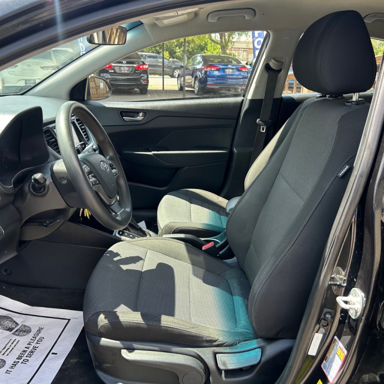 2019 Hyundai Accent Image 4
