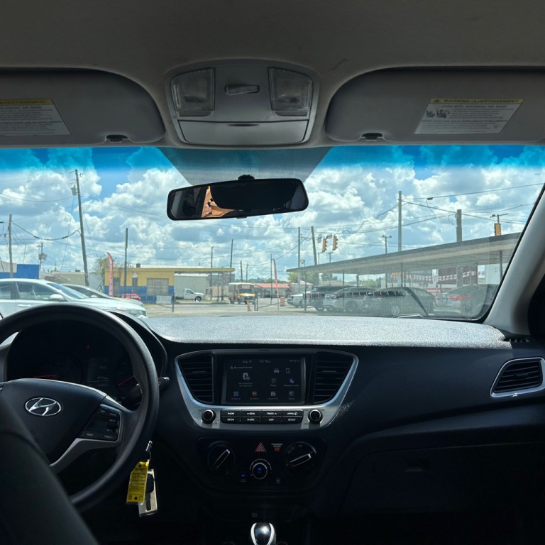 2019 Hyundai Accent Image 5