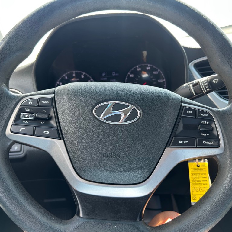 2019 Hyundai Accent Image 8