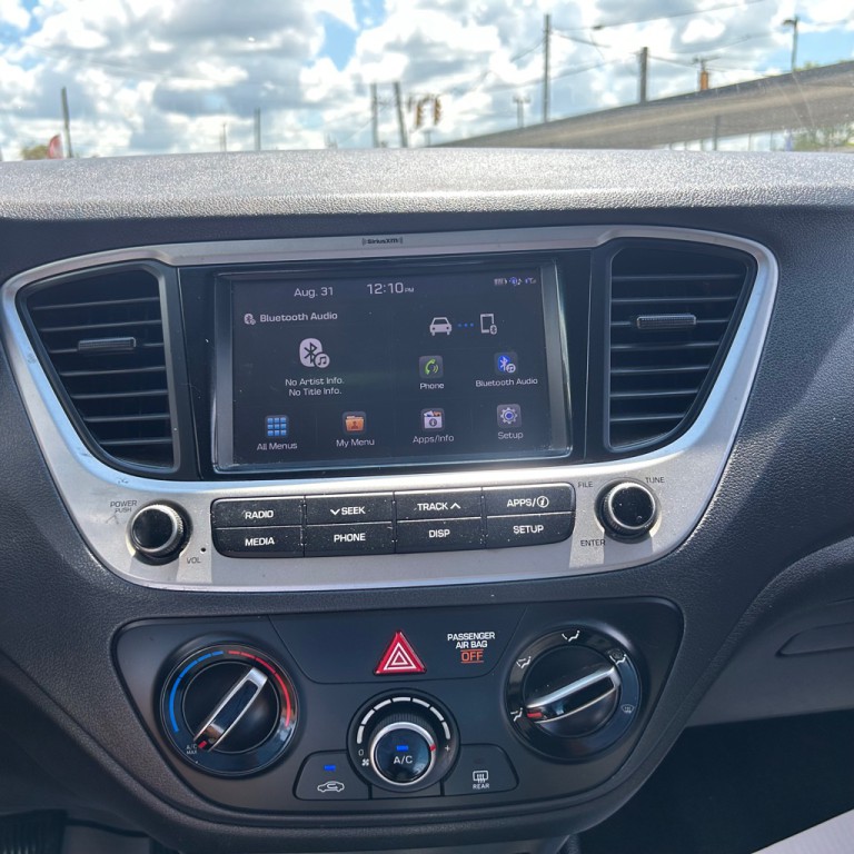 2019 Hyundai Accent Image 9