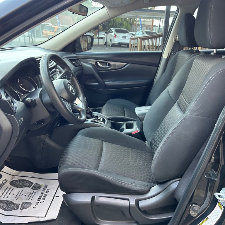 2017 Nissan Rogue Image 4