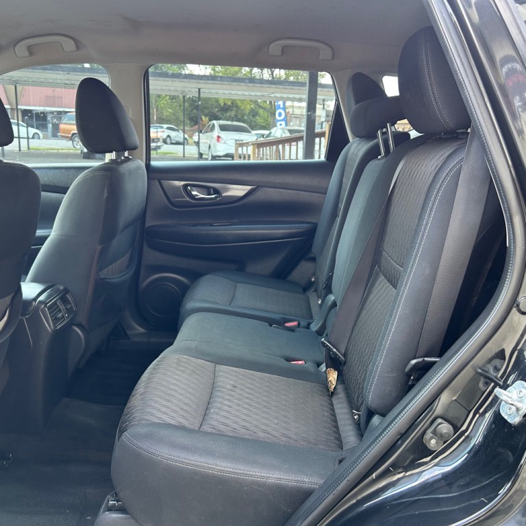 2017 Nissan Rogue Image 11