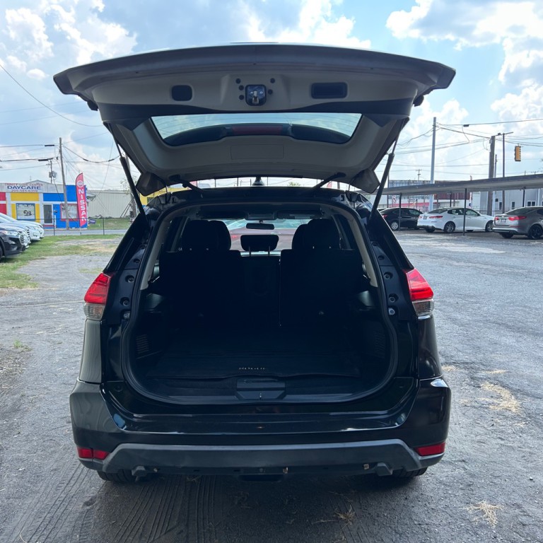 2017 Nissan Rogue Image 12