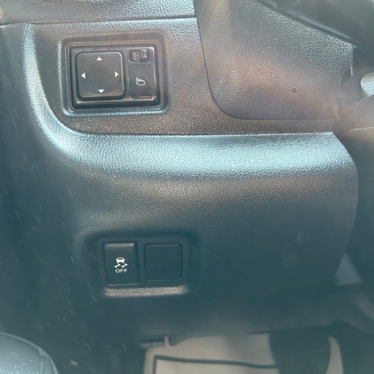 2016 Nissan Versa Image 7