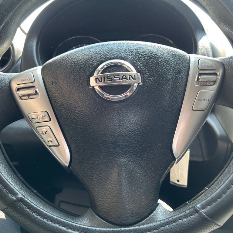 2016 Nissan Versa Image 8