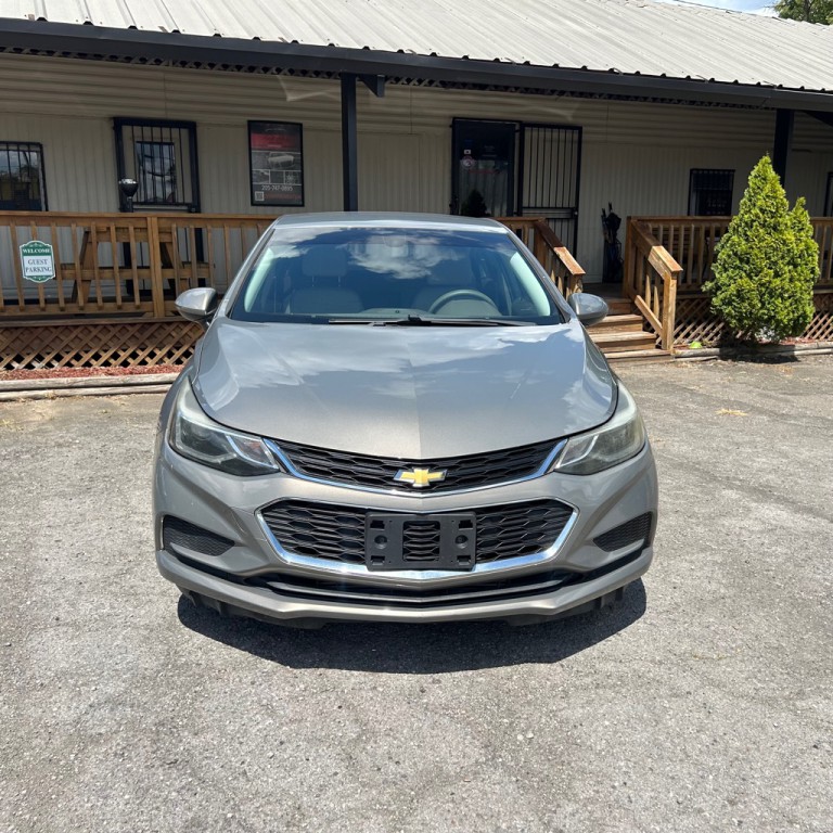 2018 Chevrolet Cruze Image 2