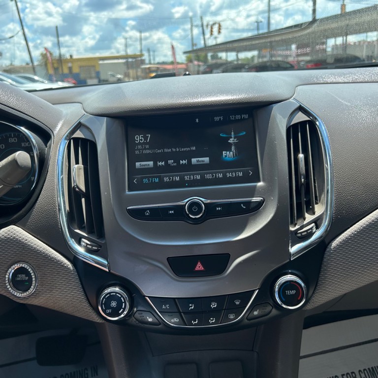 2018 Chevrolet Cruze Image 9