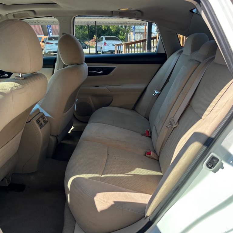 2014 Nissan Altima Image 14