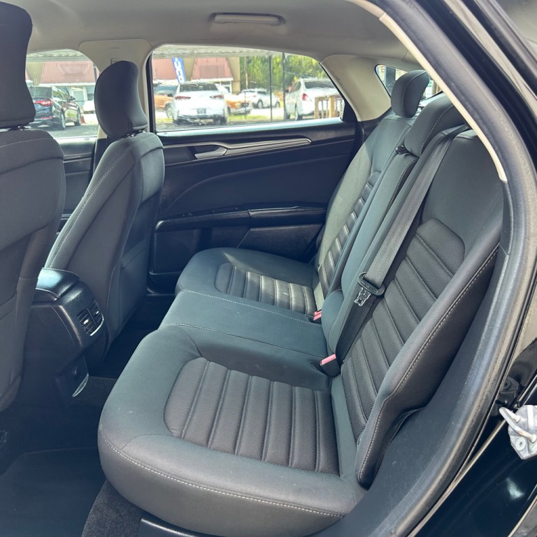 2017 Ford Fusion Image 16