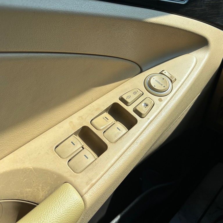 2011 Hyundai Sonata Image 8