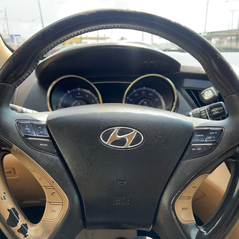 2011 Hyundai Sonata Image 10
