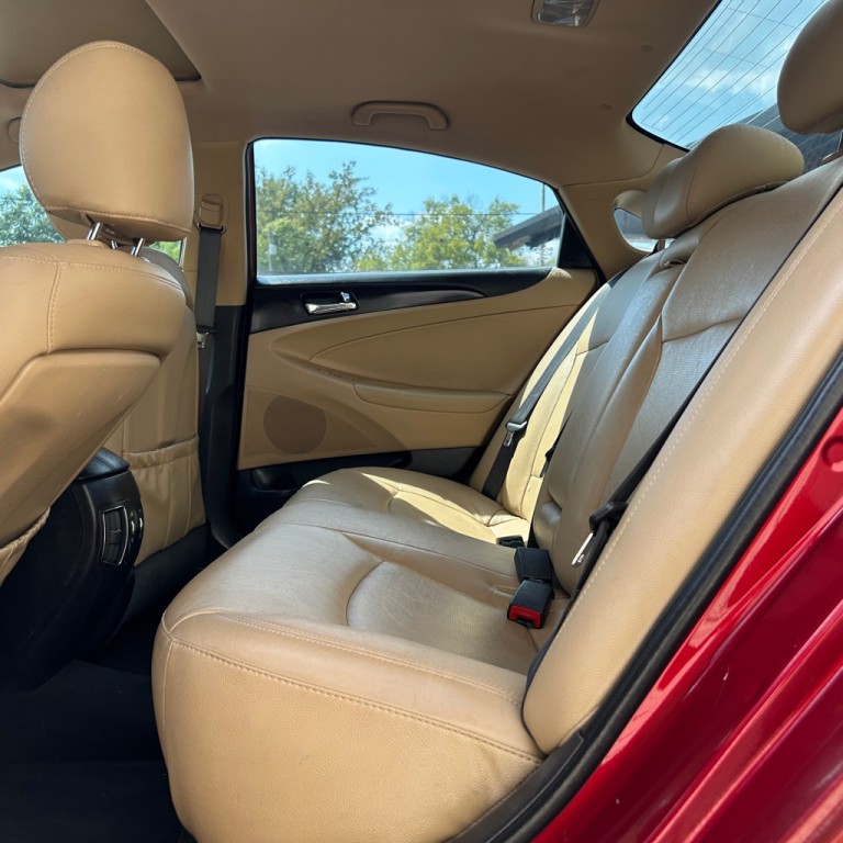 2011 Hyundai Sonata Image 14