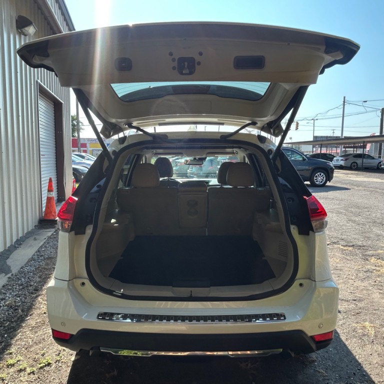 2019 Nissan Rogue Image 19