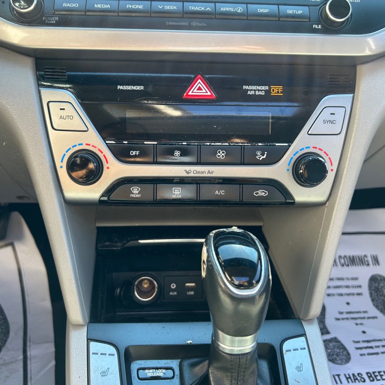 2018 Hyundai Elantra Image 13