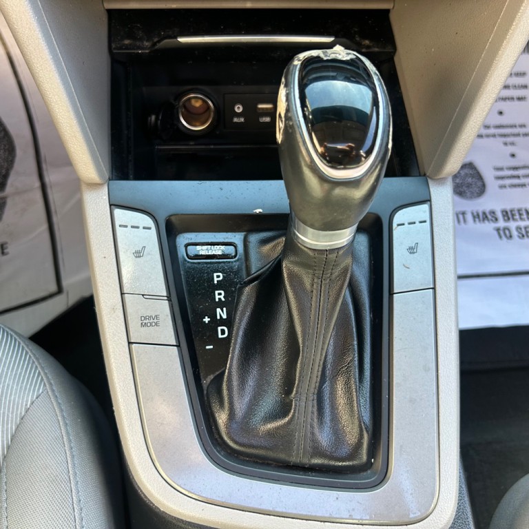 2018 Hyundai Elantra Image 14