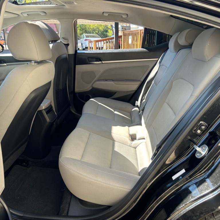 2018 Hyundai Elantra Image 15