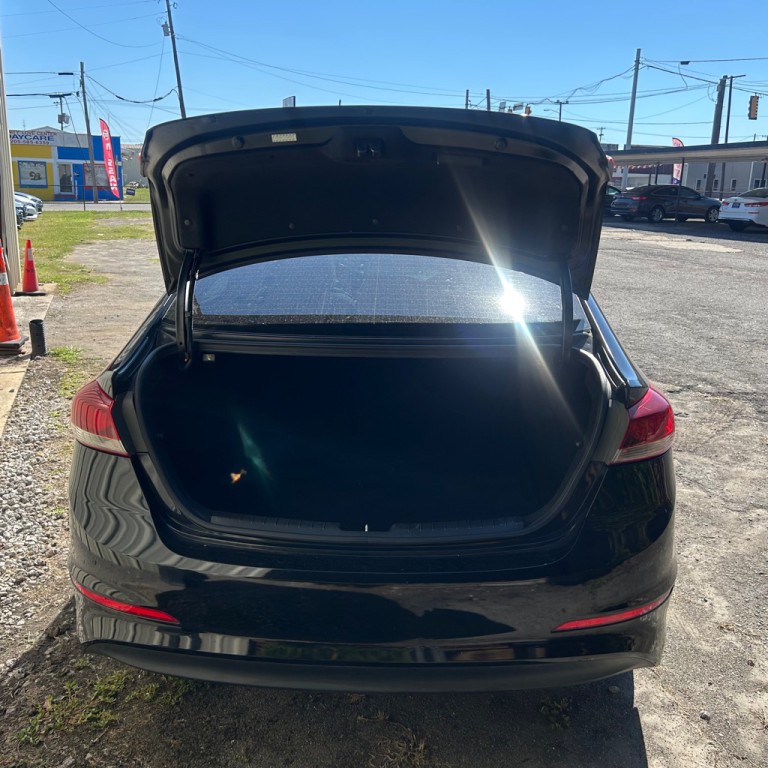 2018 Hyundai Elantra Image 16
