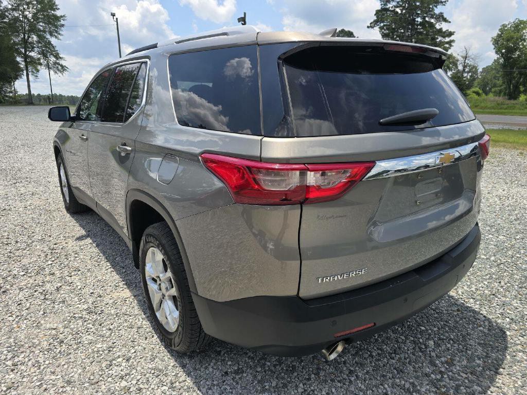 2018 Chevrolet Traverse Image 2