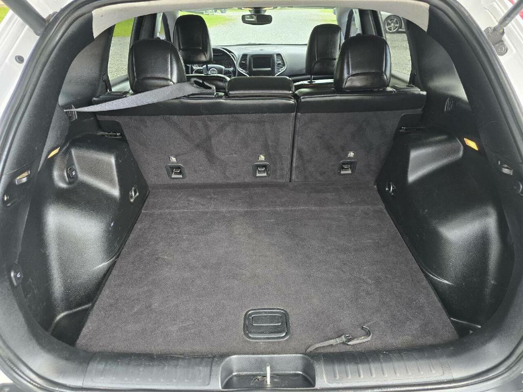 2019 Jeep Cherokee Image 6