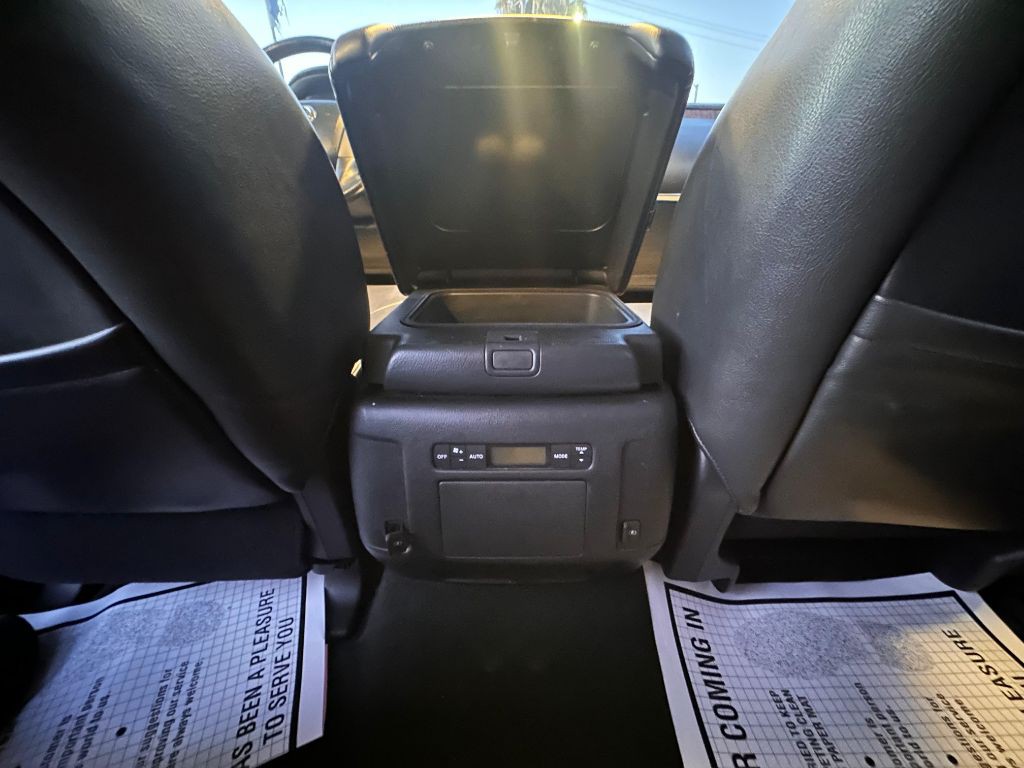 2018 Nissan Armada Image 36