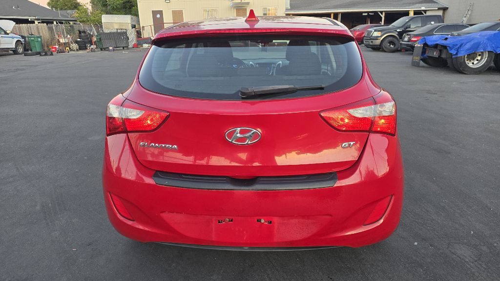 2013 Hyundai Elantra Image 3