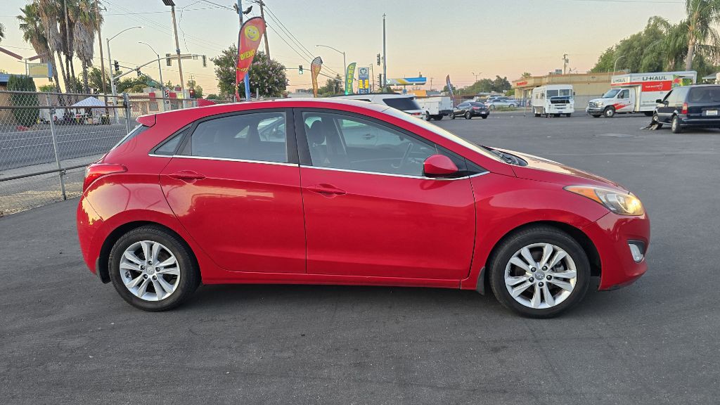 2013 Hyundai Elantra Image 4