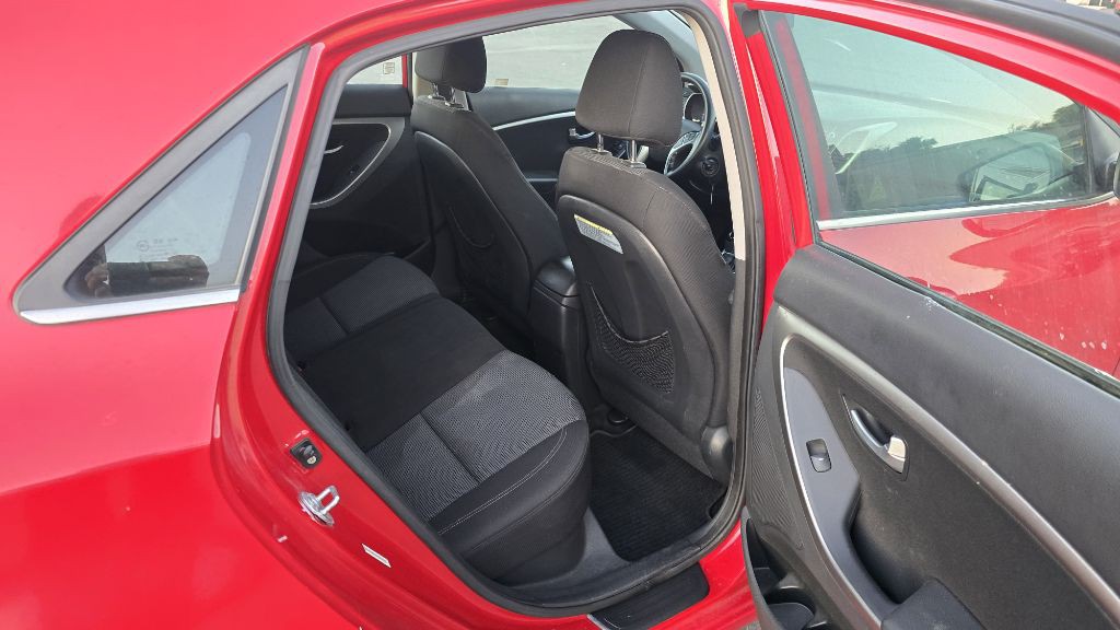 2013 Hyundai Elantra Image 8