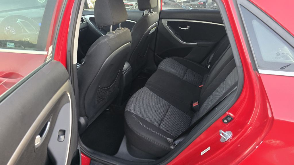 2013 Hyundai Elantra Image 12