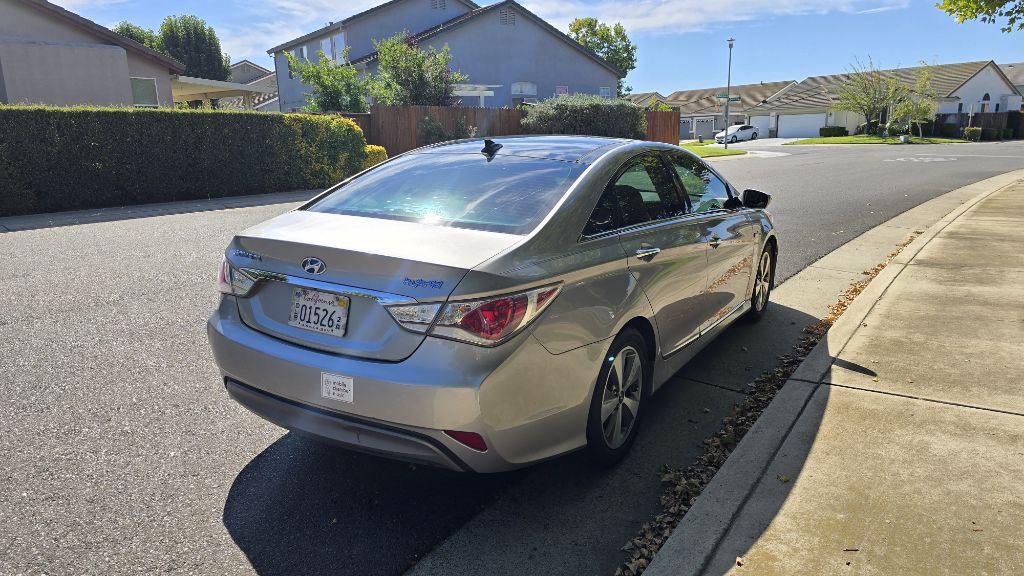 2012 Hyundai Sonata Image 2