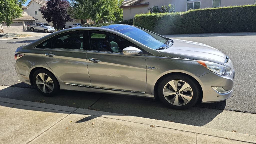 2012 Hyundai Sonata Image 3