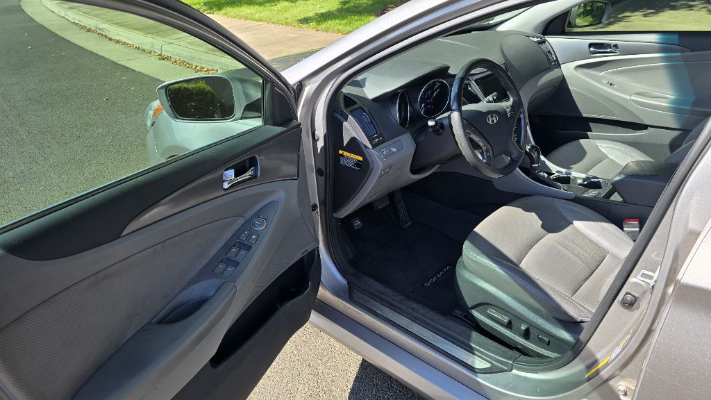 2012 Hyundai Sonata Image 16