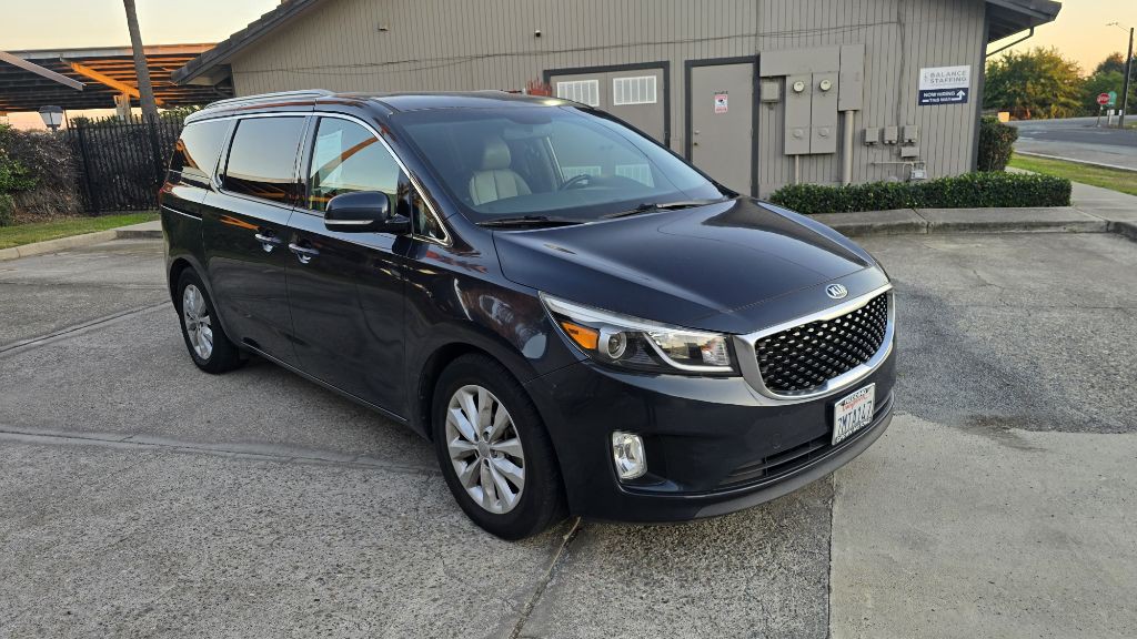 2016 Kia Sedona Image 2